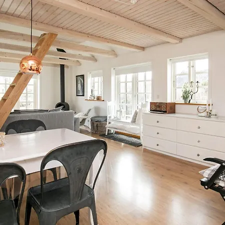 Semesterbostad 4 Person In *